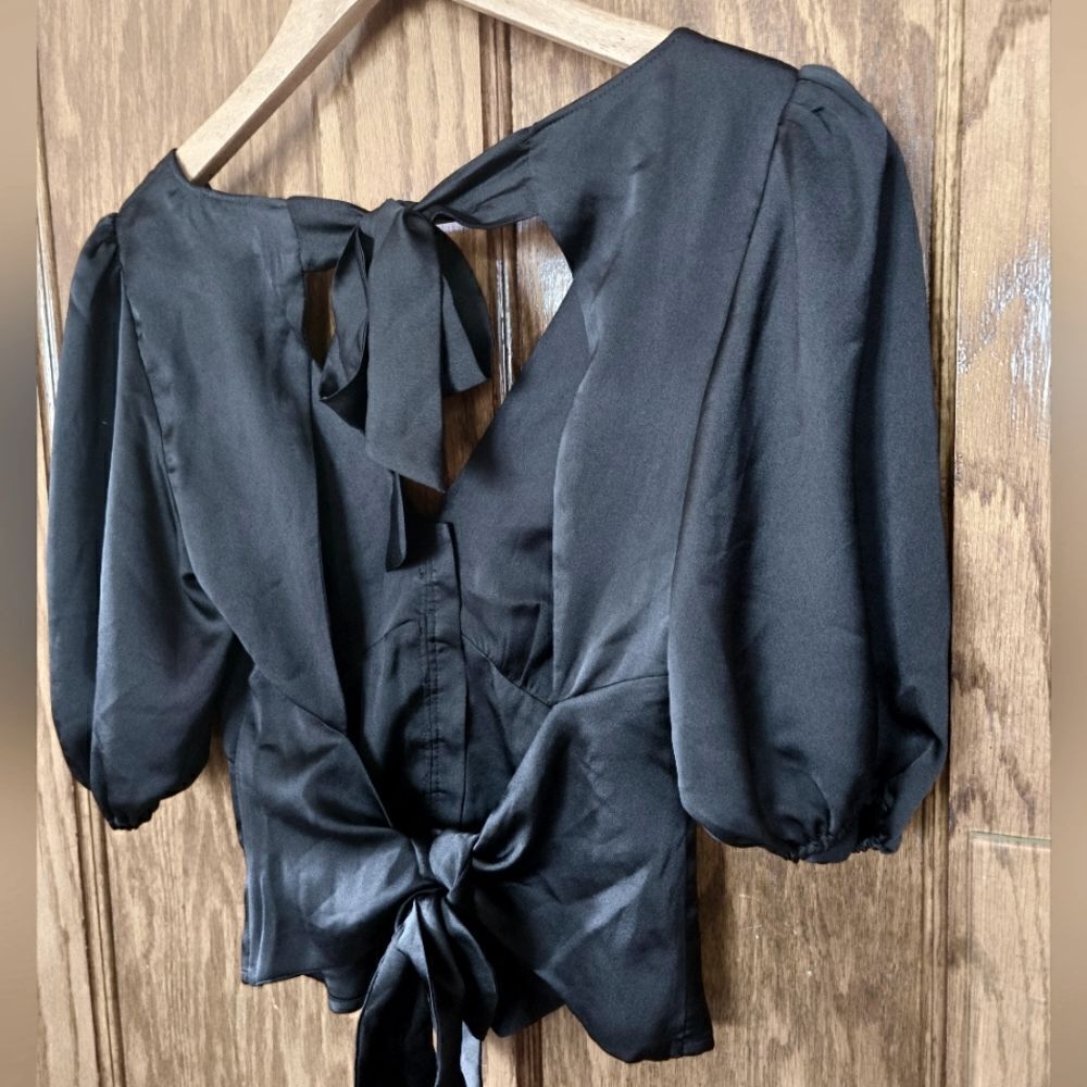 Abercrombie Open Back Top with Two Bow Ties Silky… - image 11